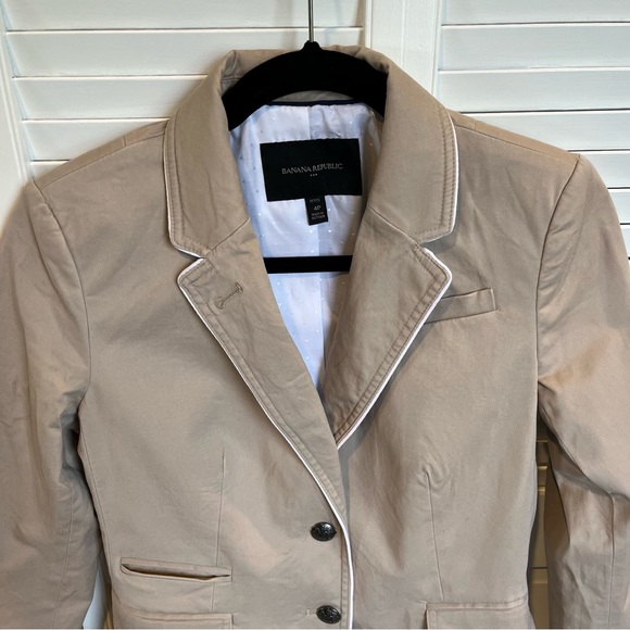 Banana Republic Piped Academy Khaki Blazer - Picture 3 of 11